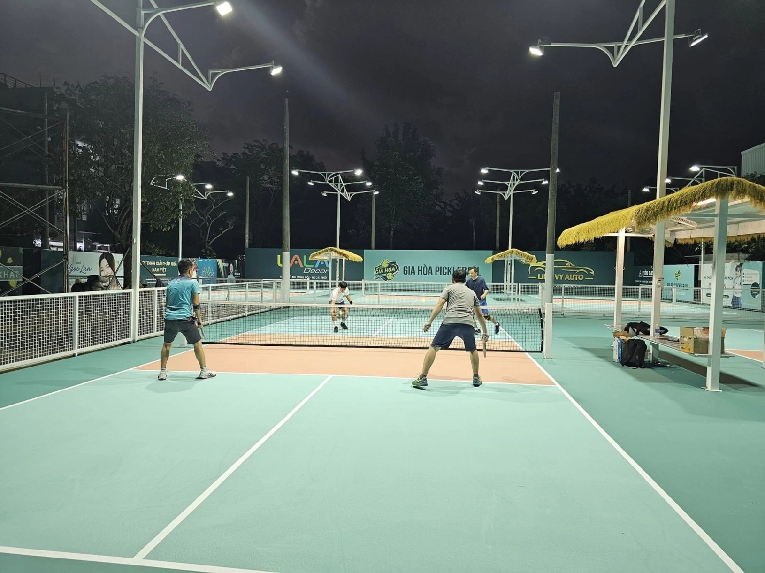 san-pickleball-gia-hoa-5-1729642746 Các dịch vụ tiện ích của sân Pickleball Gia Hoà