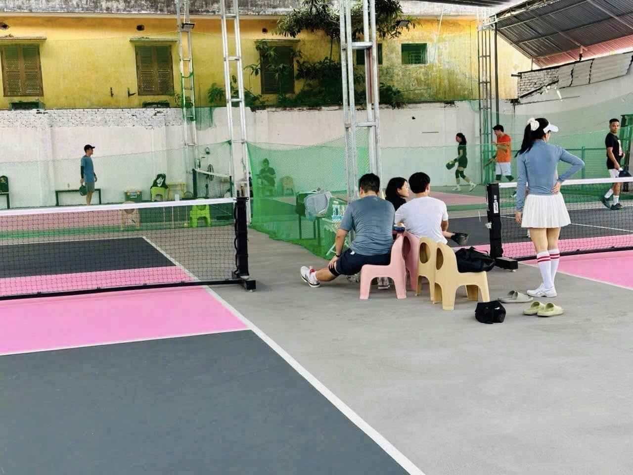 san-pickleball-o-cach-5-1733881404 Các dịch vụ tiện ích của sân Pickleball Ô Cách